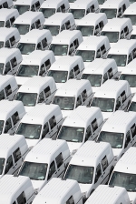 Honderden witte busjes verzamelen zich om ganse steden te veroveren. Verschillende steden zijn nu al geheel in handen van de wittebusjesbendes.